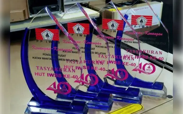 Produk Ekraf Berbahan Akrilik di Desa Handapherang Ciamis Tembus Pasar Internasional