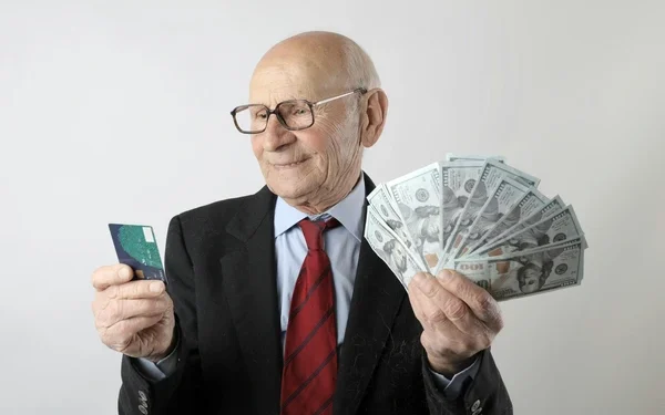 8 Hal yang Tidak Pernah Dilakukan Orang Kaya Meskipun Sedang Tren